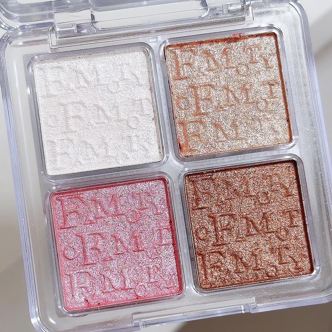 4-Color Face Highlighter Palette, Pearly Glitter Shimmer Smooth Baked Powder, Lasting Sparkling Highlighter Makeup - Image 2