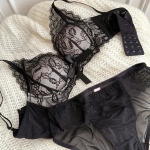 Trendy French Style Lace Bowknot Contrast Color Bra Set Wireless Push Up Thick Padded No Gap Sexy Women's Lingerie Set Hot Sale
