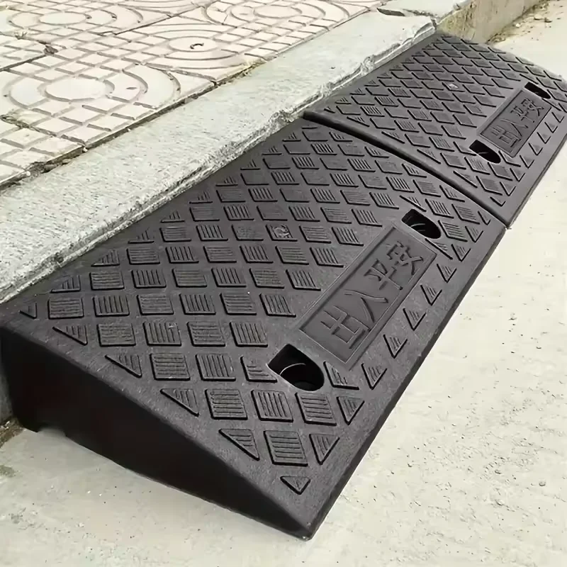 1pc Portable Ramps with Non-Slip Surface - Durable Material, Ideal for Cars, Motorcycles, Wheelchairs & Pets, 10cm Height - Image 4