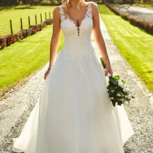 Luxury Wedding Dresses for Bride Sleeveless V Neck A Line Bridal Gowns Lace Appliques with Lace Up Back